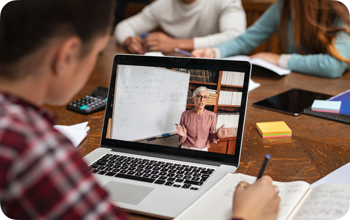 High school student in LiveLesson session online - Connections Academy